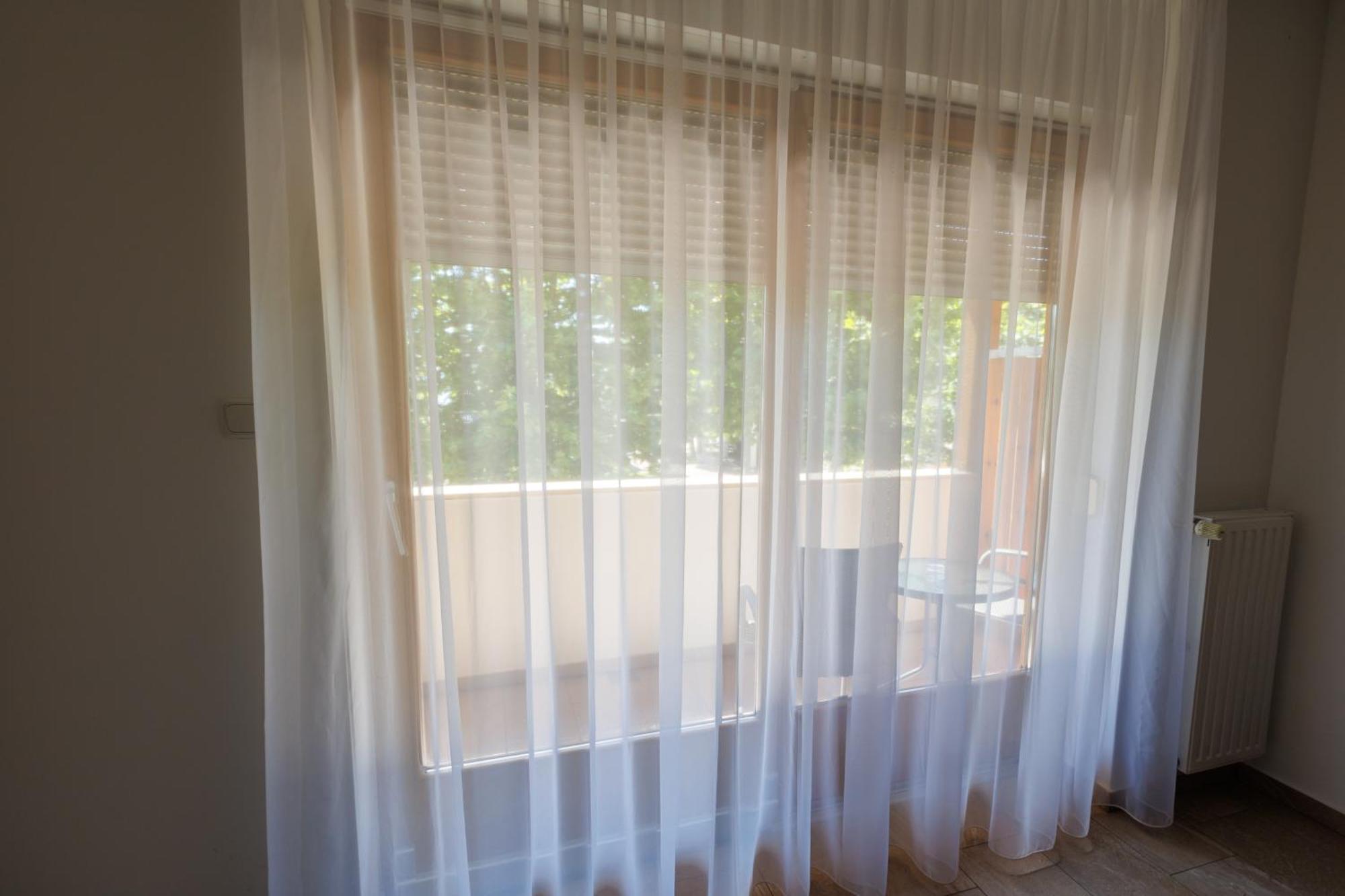 Jacht Apartmanok Balatonfured Exterior photo
