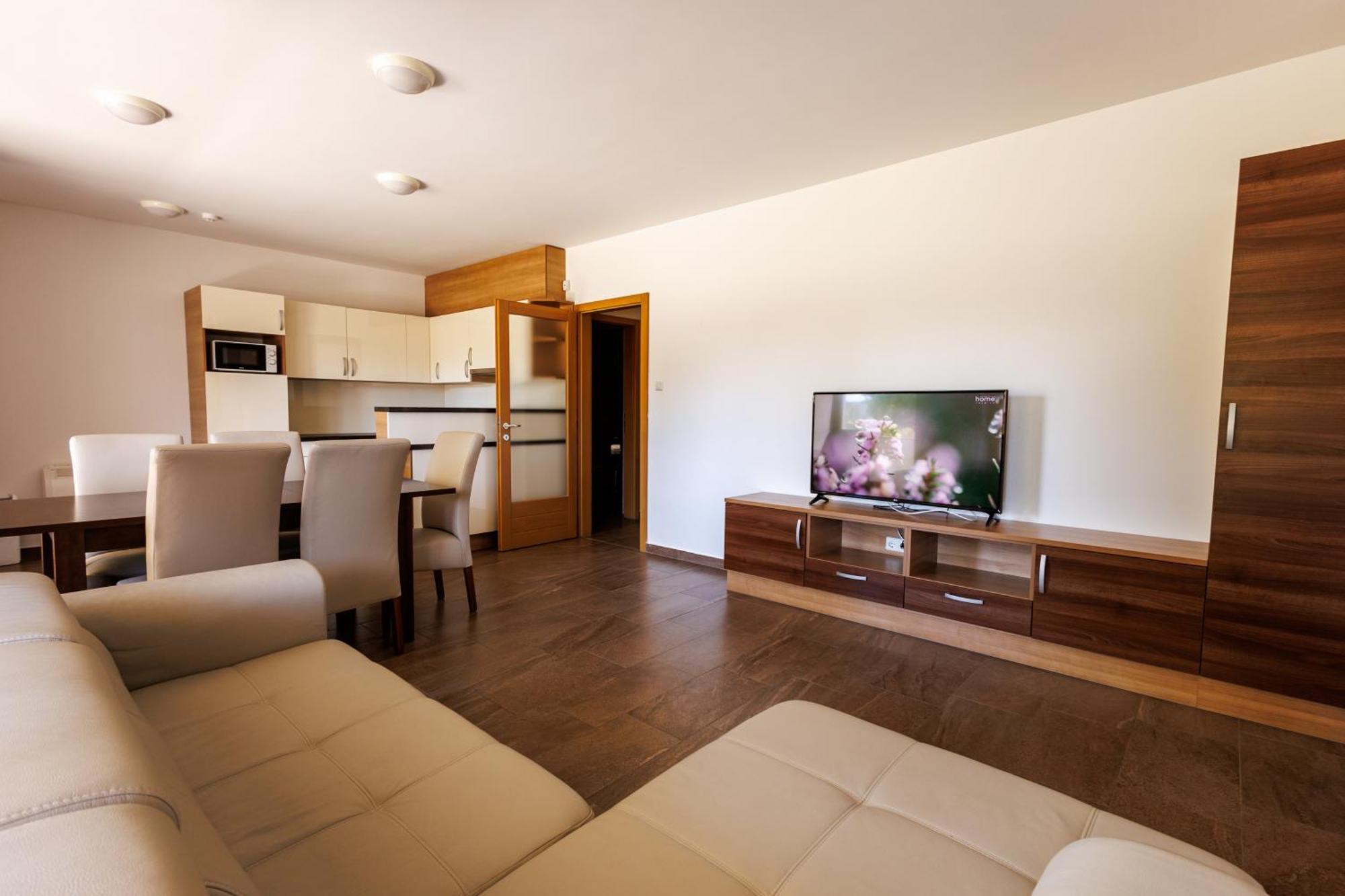Jacht Apartmanok Balatonfured Exterior photo