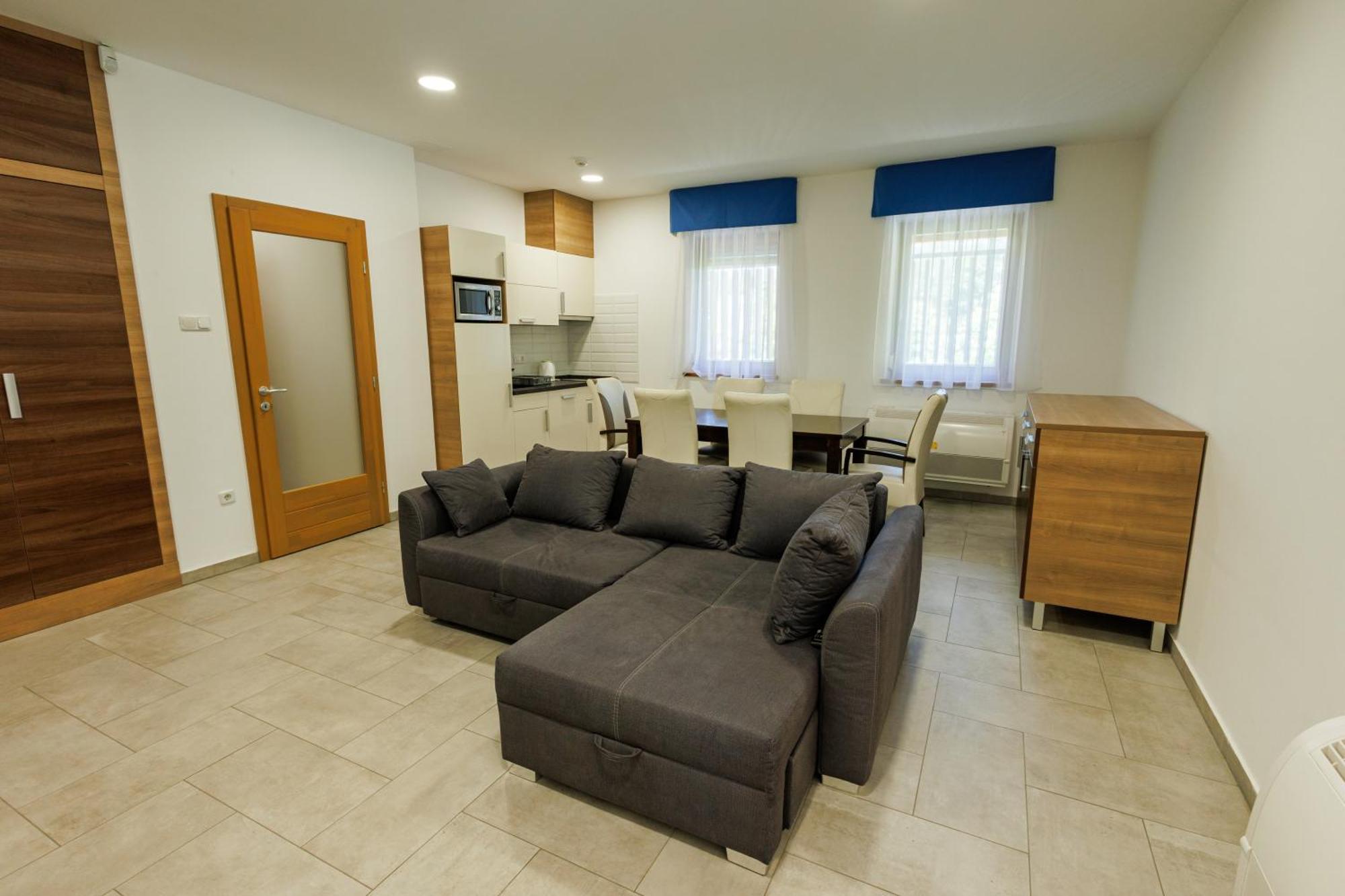 Jacht Apartmanok Balatonfured Exterior photo