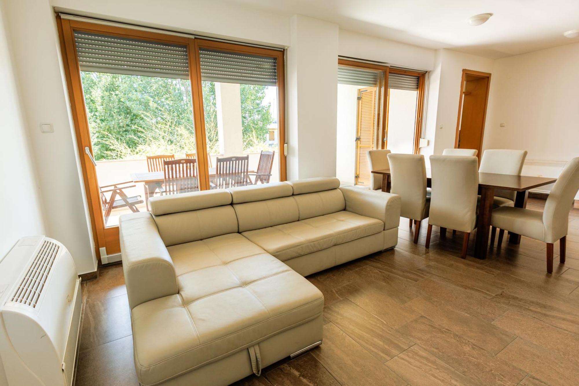Jacht Apartmanok Balatonfured Exterior photo
